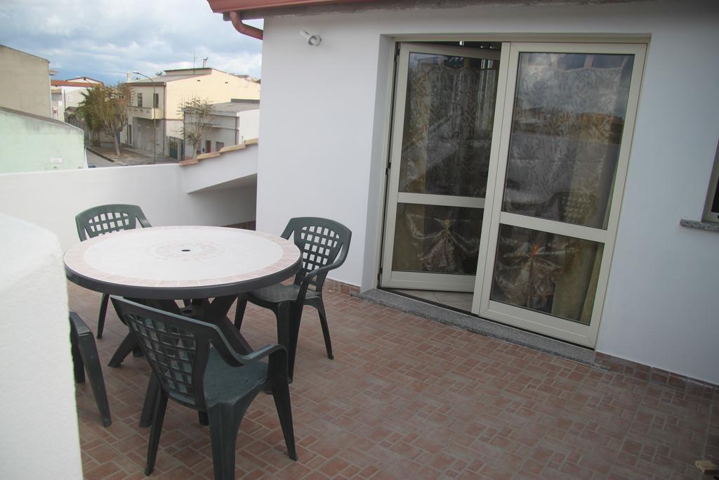 Panta House Apartment San Giovanni Suèrgiu Екстериор снимка